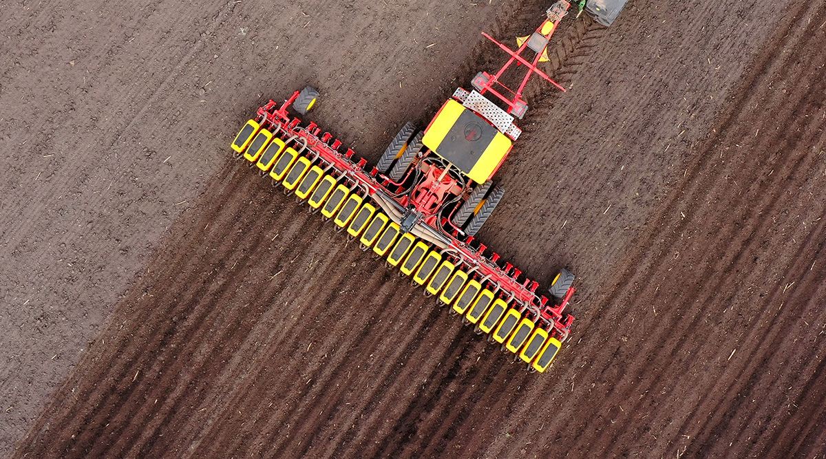 Väderstad Tempo L equipada con un sistema de fertilizante líquido