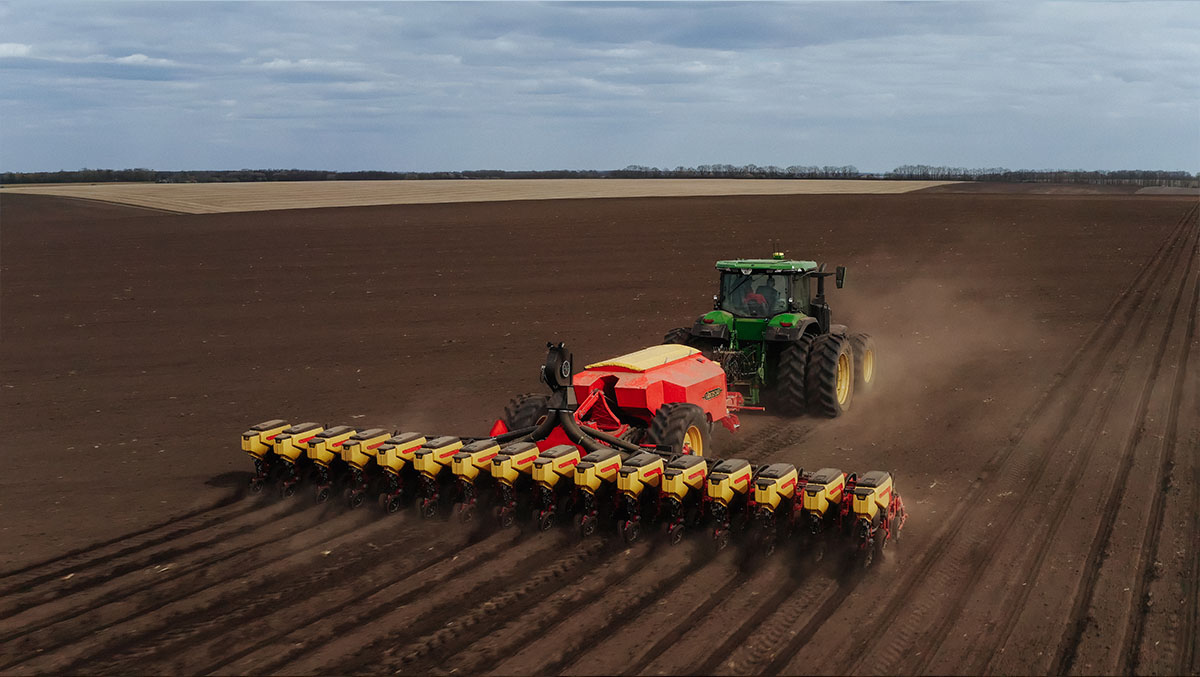 Väderstad Tempo L in the field