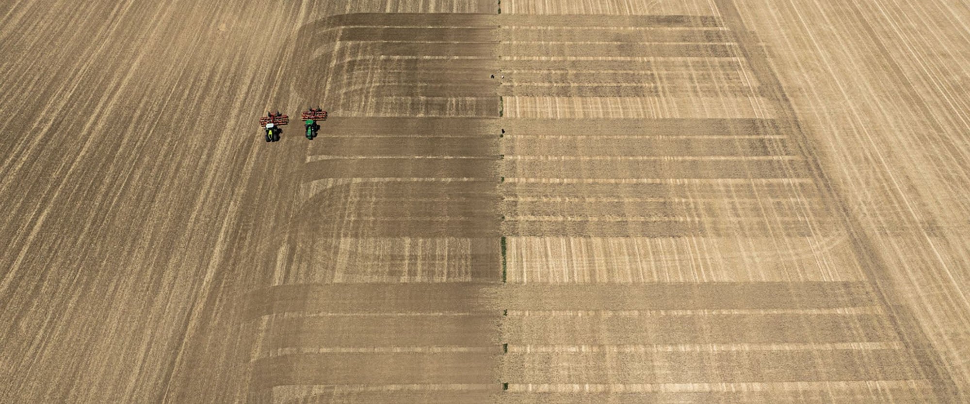 Aerial photo of a Väderstad Carrier XL working the field during a field study