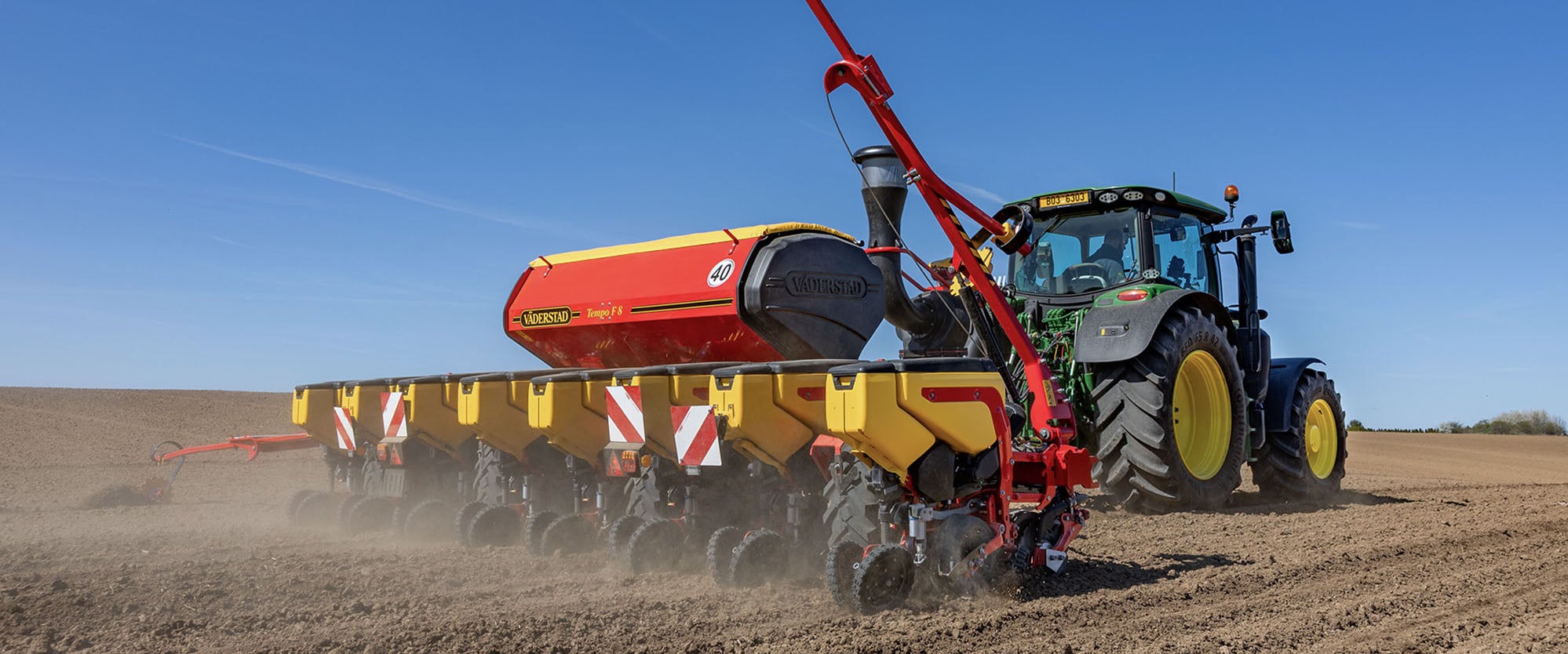 Väderstad Tempo F 8 на полето