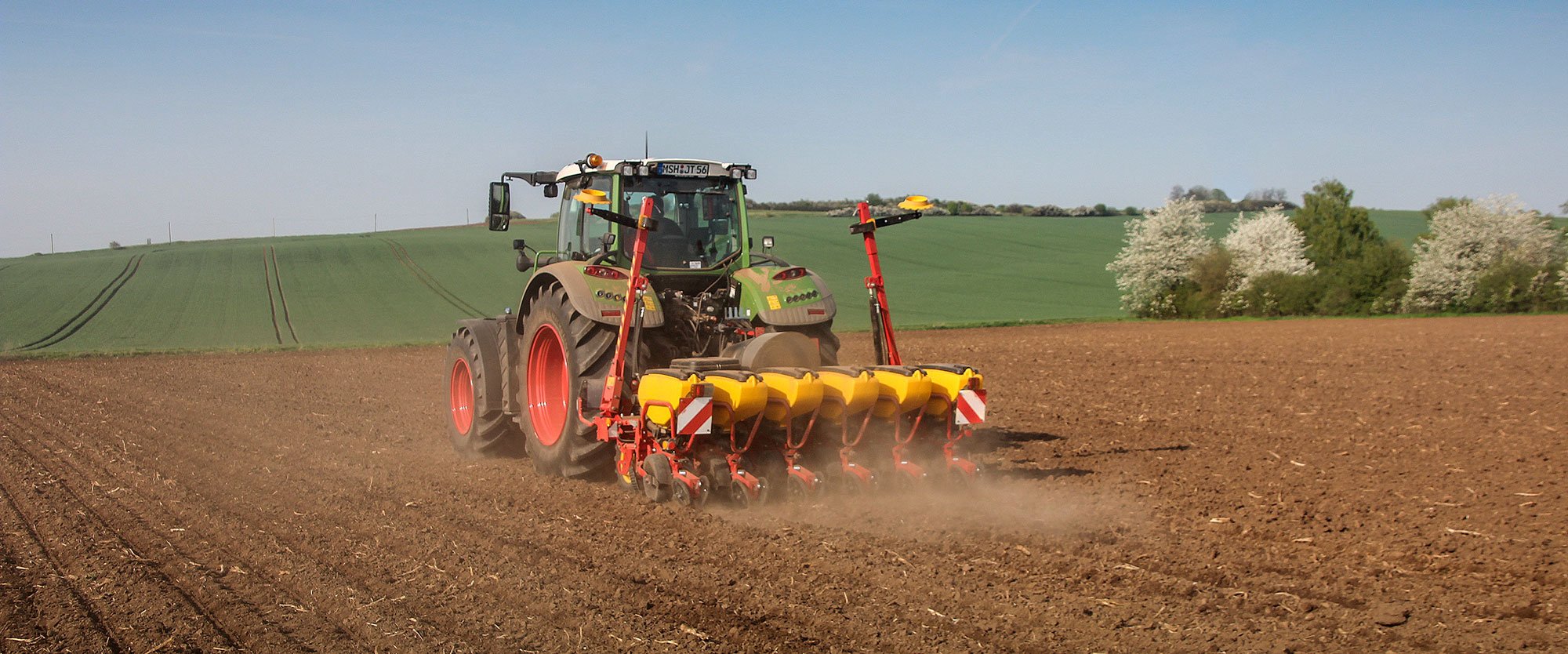 Väderstad Tempo R de 4 filas en el campo