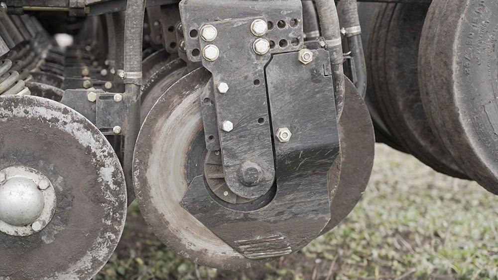 Close-up on the Väderstad Dakota 60 discs