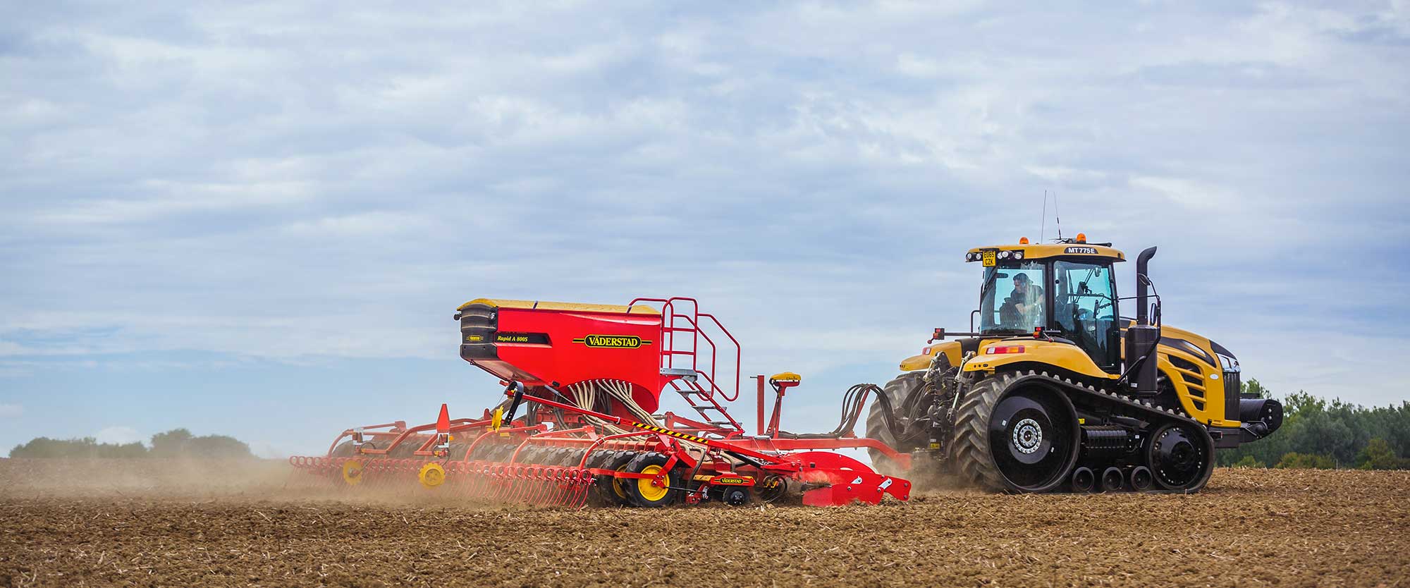 Väderstad Rapid A 600S in field