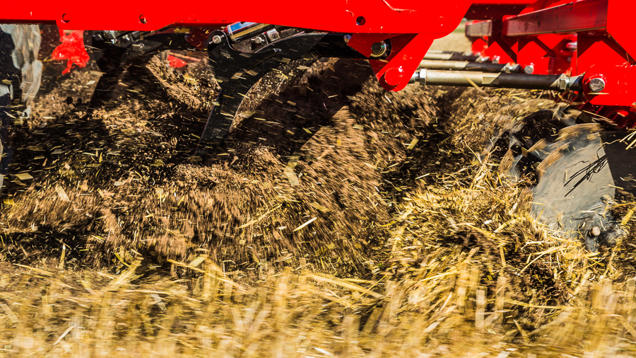 Väderstad TopDown offers an effective mixing and loosening