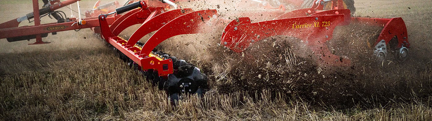 Väderstad Carrier XL udstyret med en tredje række diske som forredskab