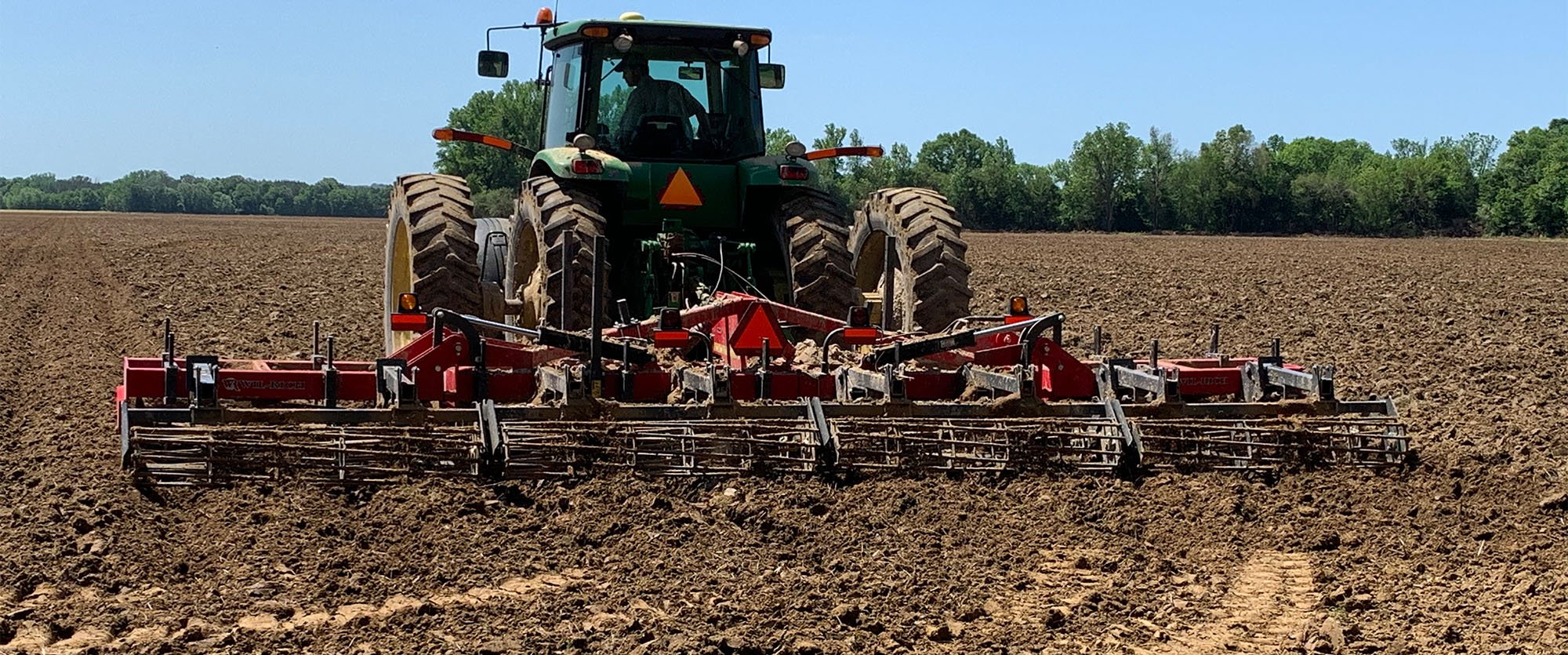 Wil-Rich 1500 Bedder Finisher in a field