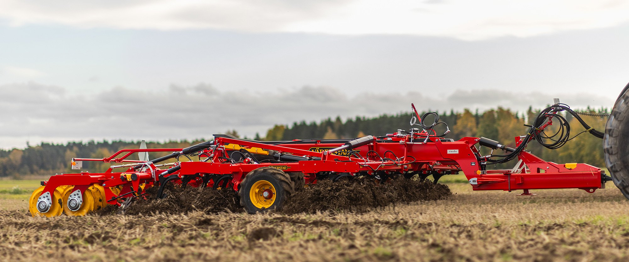 Opus 600 cultivating field