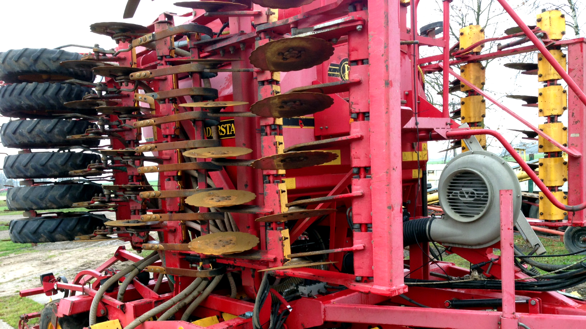 Vaderstad rapid RDA 600S lietotā tehnika lietota sējmašīna 
